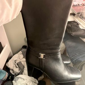 Black beautiful heeled boots ! Size 7.5 !